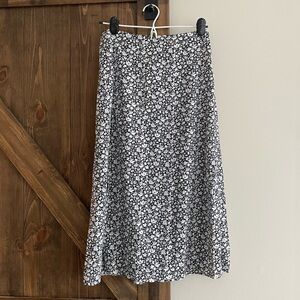 Floral Midi skirt with slit